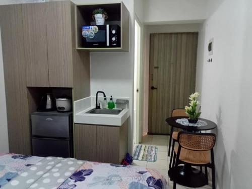 Nics Condotel - Mandaluyong Along Edsa