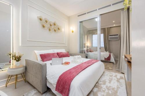 LotusPod 1BR Penthouse at Cebu Park Residences - FREE Parking, Near Ayala, IT Park, IEC Convention