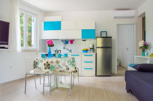 Apartments Punta By Sea