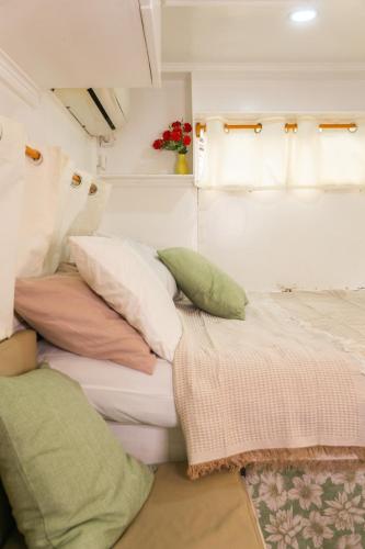 The Sleepney Room - Unique Converted Jeepney House