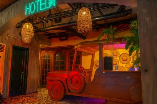 White Banana Manila - New