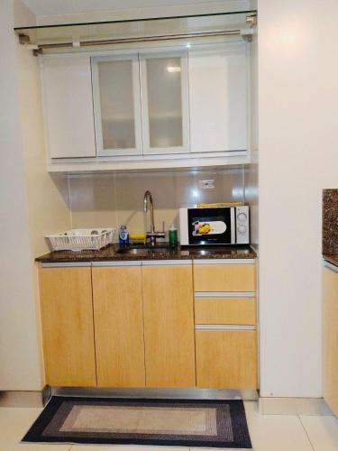 Uptown Mall Linked 1BR 2 Beds Best Value BGC