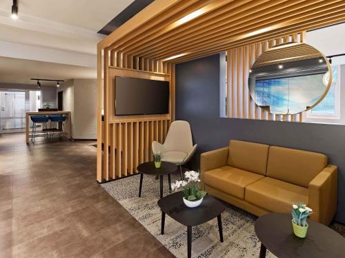 B&B HOTEL Köln-Airport