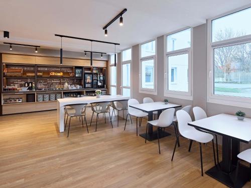 B&B HOTEL Köln-Airport