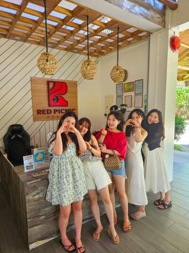 Red Picnic Hostel