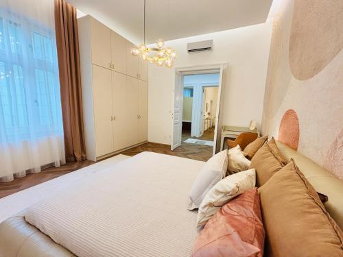 Mirage Medic Hotel