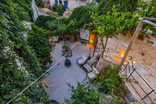 Kayata Cave Suites
