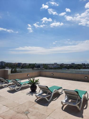 Solid Magic Apart Hotel