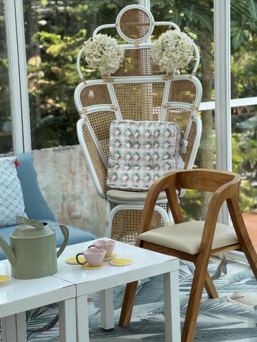 Experience Elements CherryBlossoms, Pool, SunRoom