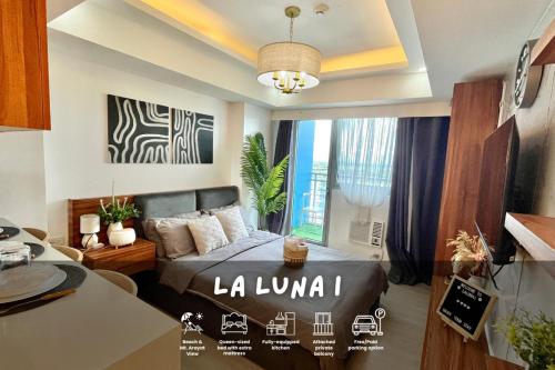 Studio for Couples with Mt Arayat View with Netflix, Karaoke & Boardgames