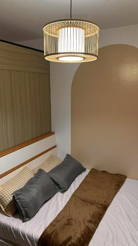 Family Room Staycation Shore Residences Near Mall of Asia and Airport Adjacent Units - Perfect for Groups