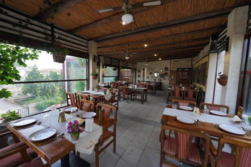 Fresco Cave Suites & Mansions