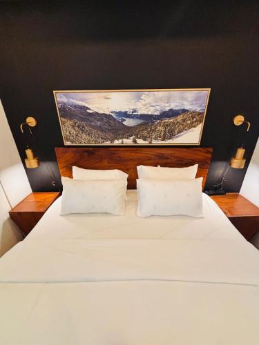 12 Poolside Paradise Suite