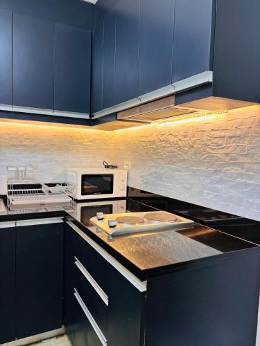 12 Poolside Paradise Suite