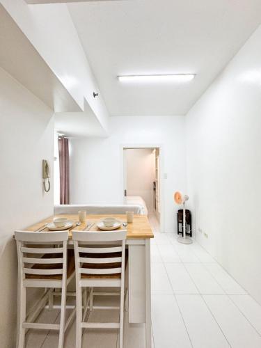 Vanity Calm Bedroom in Ortigas Center