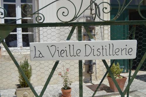 La Vieille Distillerie Bed & Breakfast