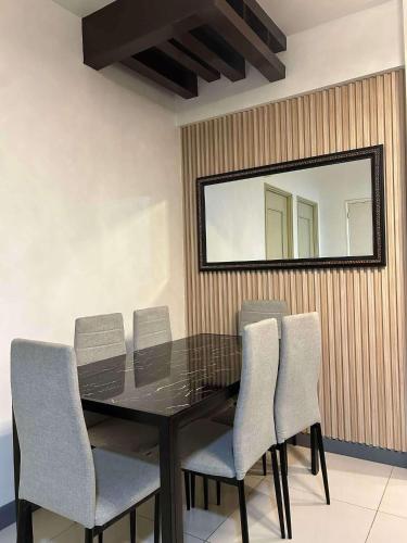 Adi Hideaway Staycation at Camella Northpoint 2 Bedroom