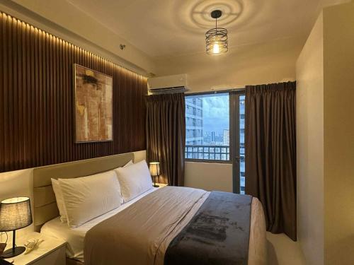 Hotel-like Entire Unit at Fame Residences