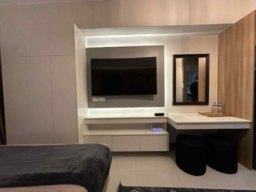 Hotel-like Entire Unit at Fame Residences