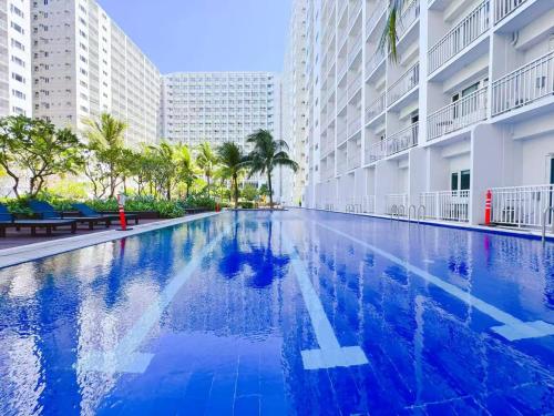 SHORE 2 TOWER 2 NEAR MOA 16TH Floor