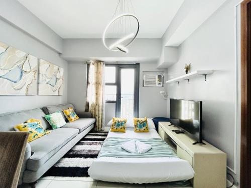 Cebu Horizons 101 by P&J