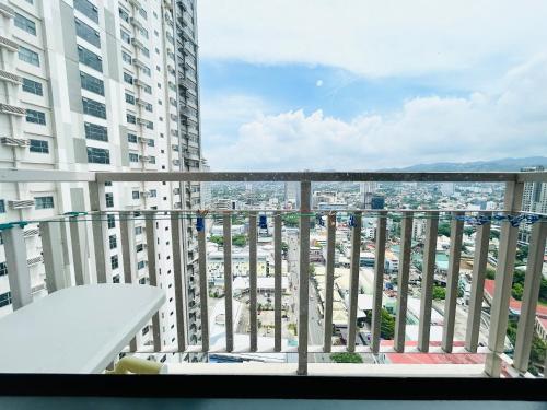 Cebu Horizons 101 by P&J