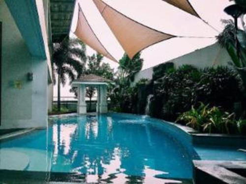 The orienthal place, Makati a1
