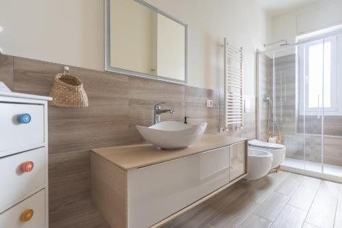 Stylish Porta Romana Apartment with terrace