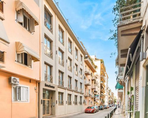 Limehome Piraeus Iris