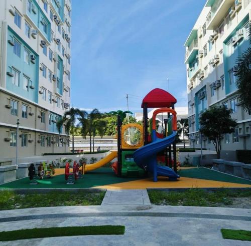 DaLei 3-103 Sleeps 8pax at Marina Spatial Condominium in Dumaguete City