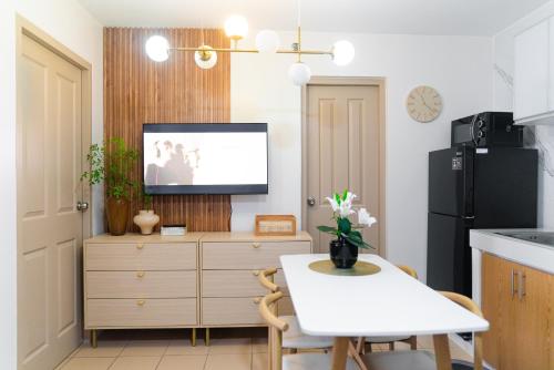 Baldon Suites-- Cozy 2-bedroom in 8 Spatial Davao Ma-a Road