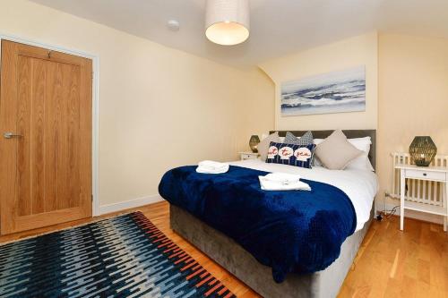 Castle Square Cottage - Beachside Retreat