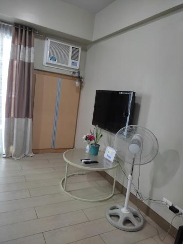 LDN Studio Unit Two Palm Tree