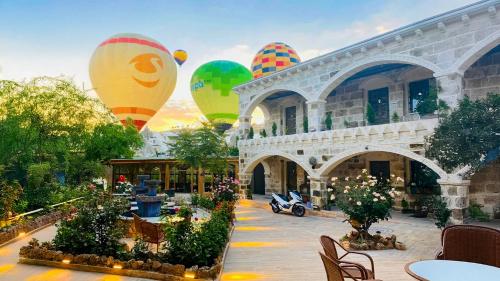 Kayatas Cave Suites Hotel