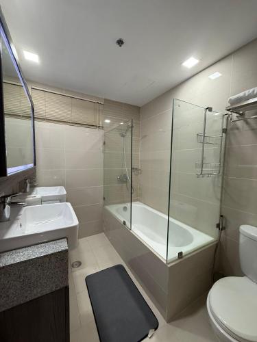 Luxury Executive Suites 3 Bedroom Condo Uptown Parksuites Tower 1