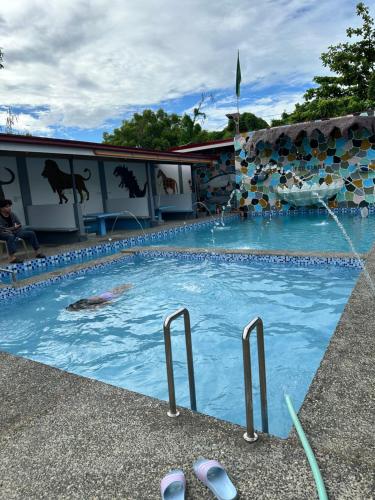 RRJJ's TRANSIENT - A minute walk away from the beach