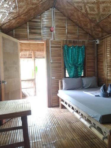 Banlaw Pool & Garden