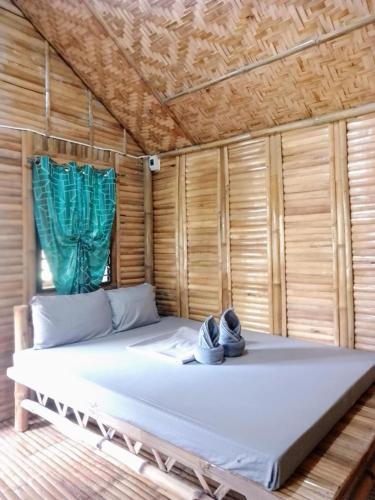 Banlaw Pool & Garden