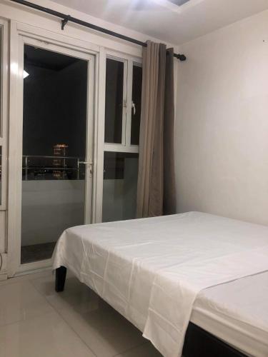 Birch Tower A8 Front of Robinson Mla BayFree Pool