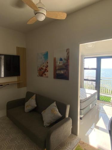 Little Qing and the Sea