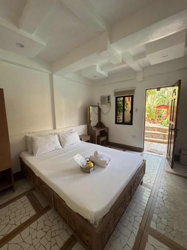 Stefanie Grace Paradise Inn