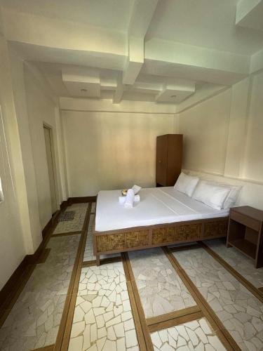 Stefanie Grace Paradise Inn