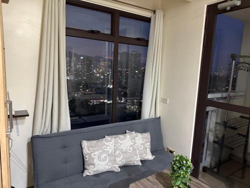 Heart of Cebu Cozy Studio with Pool, Gym, Wifi and Netflix near Cebu City, Ayala and IT Park