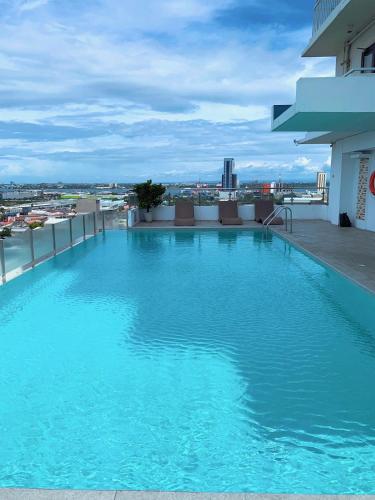 Heart of Cebu Cozy Studio with Pool, Gym, Wifi and Netflix near Cebu City, Ayala and IT Park