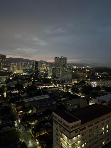 Heart of Cebu Cozy Studio with Pool, Gym, Wifi and Netflix near Cebu City, Ayala and IT Park