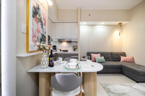 Uptown Bloom 1BR Suite Fuente, Walk to CebuDoc