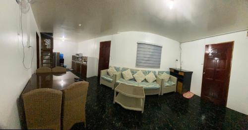 Aquino's Guesthouse