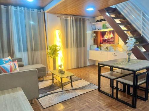 Bloomstone Urban Chill Cabin