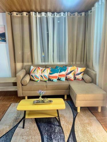 Bloomstone Urban Chill Cabin