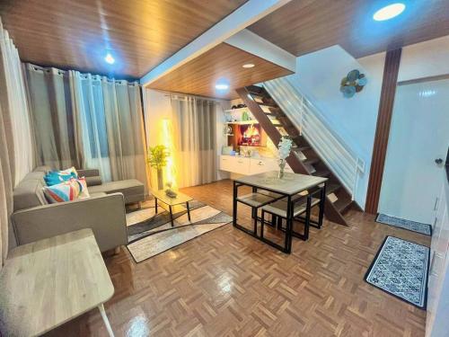 Bloomstone Urban Chill Cabin